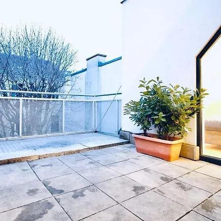 Apartment Comfy 4br With Terrace In Great Location *