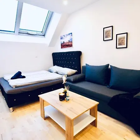 Comfy 4br With Terrace In Great Location Vienna