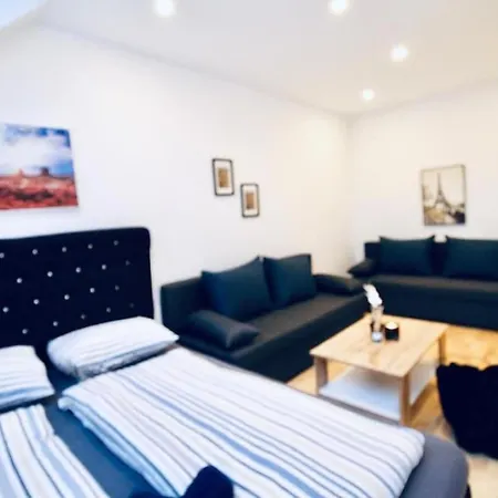 Comfy 4br With Terrace In Great Location