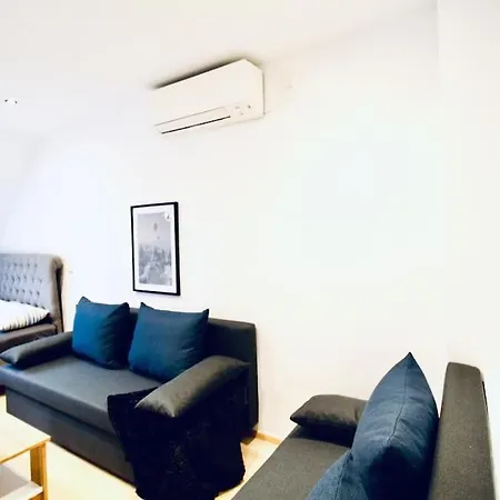 Apartment Comfy 4br With Terrace In Great Location *