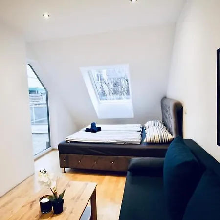 Comfy 4br With Terrace In Great Location Apartment *