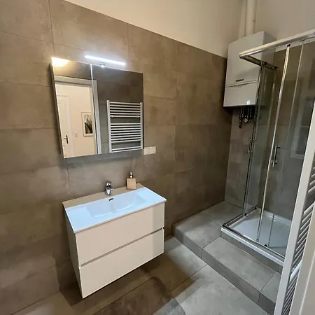 Apartment Grosszuegiger Wiener Altbau Gleich Neben Schoenbrunn