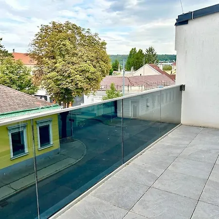 Apartmán Stylish 85 M2 With Free Parking
