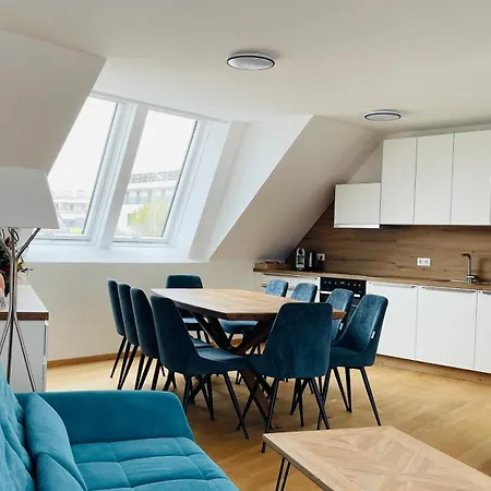 Spacious Penthouse - 4 For Up To 10 Guests - Contactless Check-in Apartament Viena
