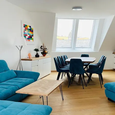 Spacious Penthouse - 4 For Up To 10 Guests - Contactless Check-in * Viena