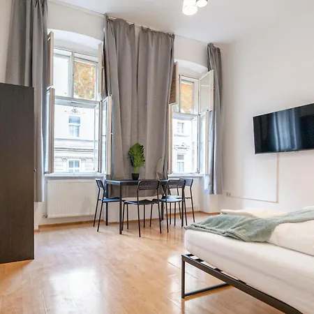 Apartment Amazing 2br Shared Only 7 Min To Wiener Stadthalle Vienna