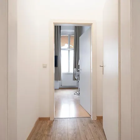 Amazing 2br Shared Only 7 Min To Wiener Stadthalle *