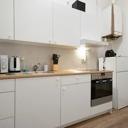 Amazing 2br Shared Only 7 Min To Wiener Stadthalle *