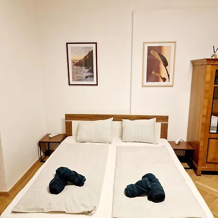 Vega - Schoenbrunn 2 Homestay