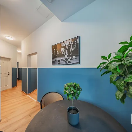 Hostel Rive By Home1 Wenen