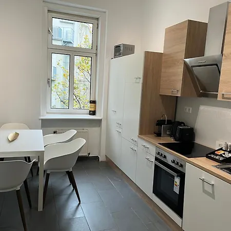Grosszuegiger Wiener Altbau Gleich Neben Schoenbrunn Apartment *
