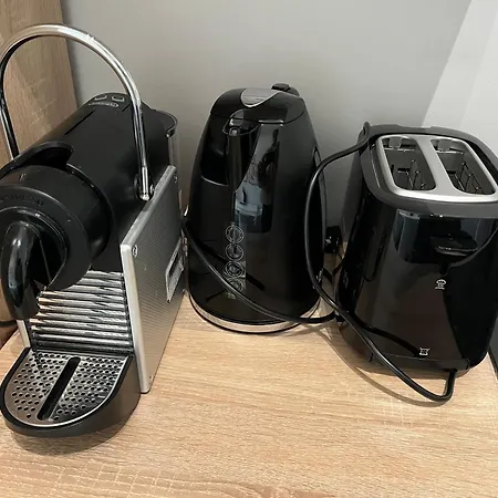 Grosszuegiger Wiener Altbau Gleich Neben Schoenbrunn *