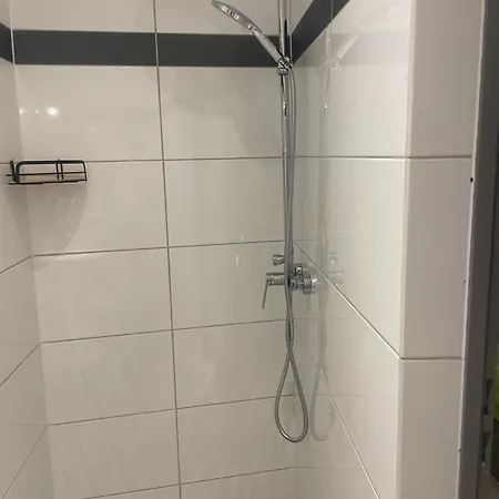 Viktoria Hostal *