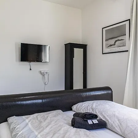 Exquisite In Shared With Garden & Parking Apartment Vienna