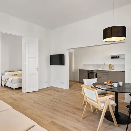Nur 15 Minuten Ins Zentrum - Neu Renoviert Und Ruhig Gelegen