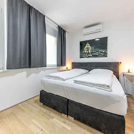 Appartement Christian Oper - Contactless Check In