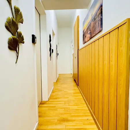 10 Bedroom For Groups, 8-min To Rathausplatz Apartamento
