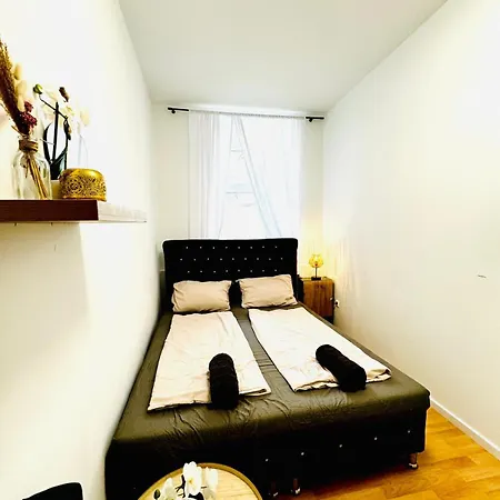 Apartamento 10 Bedroom For Groups, 8-min To Rathausplatz Viena