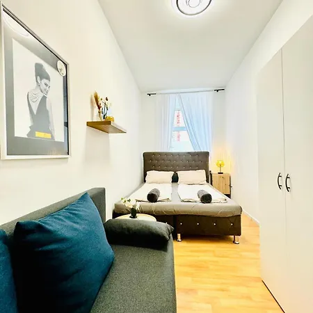 10 Bedroom For Groups, 8-min To Rathausplatz Viena