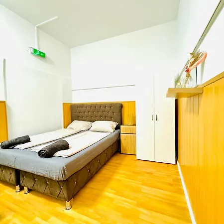 10 Bedroom For Groups, 8-min To Rathausplatz Apartamento