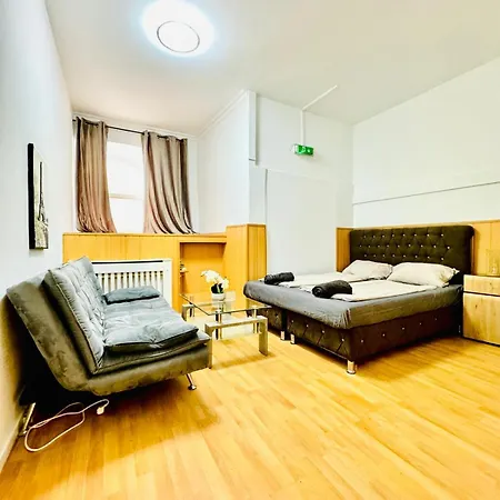 10 Bedroom For Groups, 8-min To Rathausplatz Apartamento *