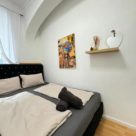 10 Bedroom For Groups, 8-min To Rathausplatz