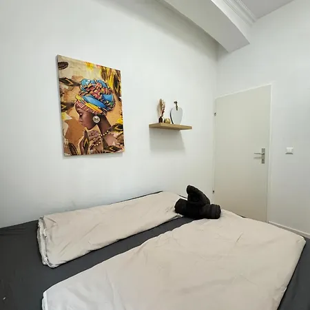 10 Bedroom For Groups, 8-min To Rathausplatz Apartamento Viena