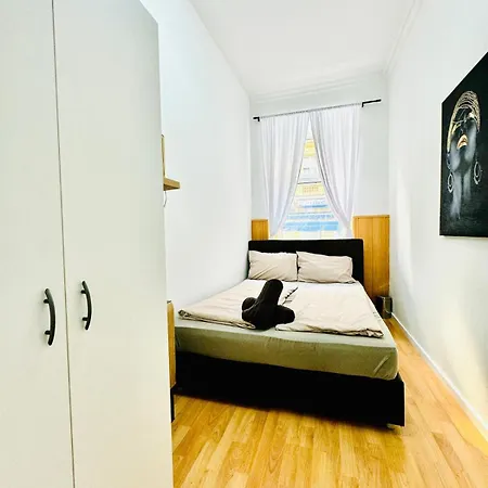 Apartamento 10 Bedroom For Groups, 8-min To Rathausplatz Viena