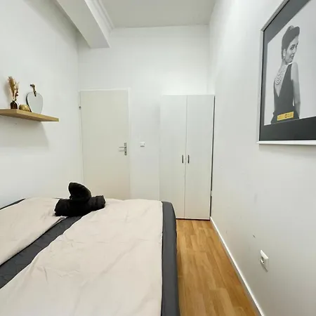 10 Bedroom For Groups, 8-min To Rathausplatz * Viena