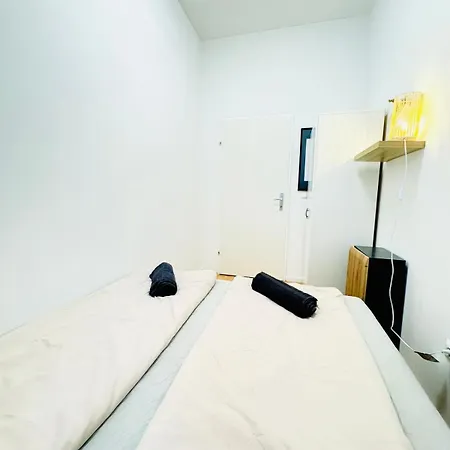 10 Bedroom For Groups, 8-min To Rathausplatz Viena