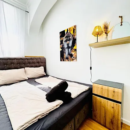 10 Bedroom For Groups, 8-min To Rathausplatz Apartamento