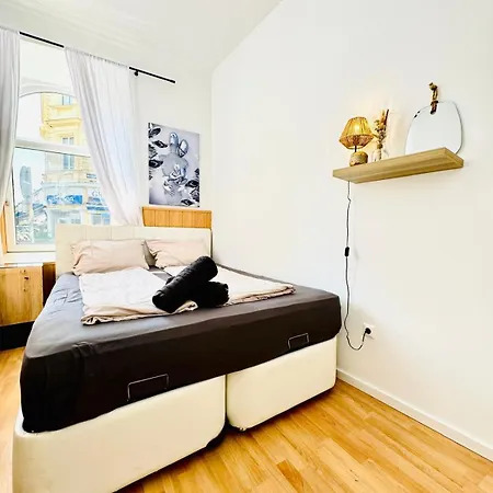 Apartamento 10 Bedroom For Groups, 8-min To Rathausplatz *