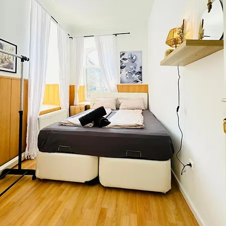 10 Bedroom For Groups, 8-min To Rathausplatz Apartamento Viena