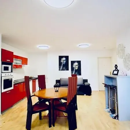 Lovely 2br And 1lr Apt, Up To 10p, Very Central * Vienna