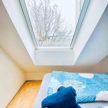 Lovely 2br And 1lr Apt, Up To 10p, Very Central Apartment