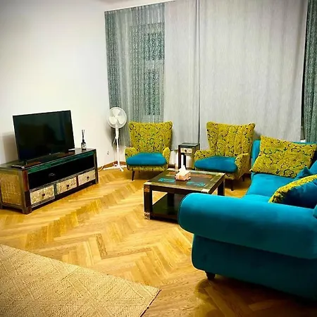 Apartment Super