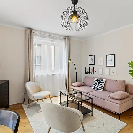 Apartman Free Parking I Balcony I 5 Min To Train Station *