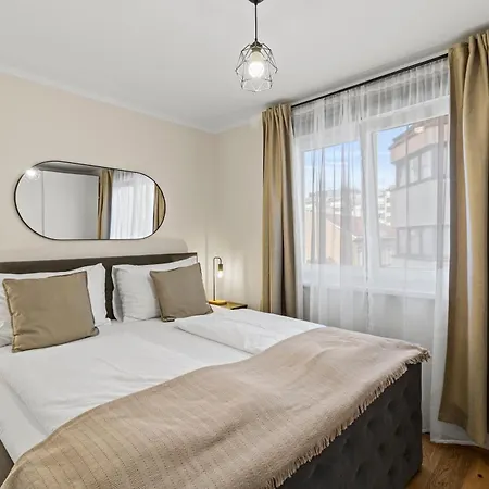 Free Parking I Balcony I 5 Min To Train Station Apartman