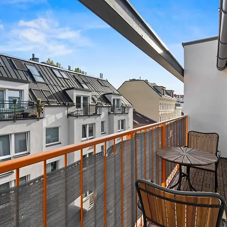 Free Parking I Balcony I 5 Min To Train Station * Bécs