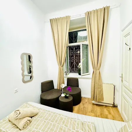 Cozy 9br Shared Apartment, Only 12min Walk To Augarten *
