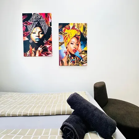 Cozy 9br Shared Apartment, Only 12min Walk To Augarten Viena