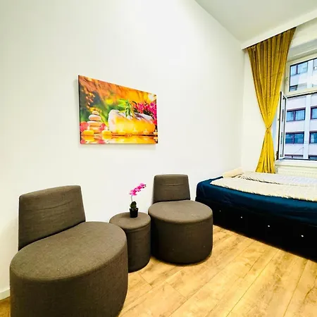 Cozy 9br Shared Apartment, Only 12min Walk To Augarten