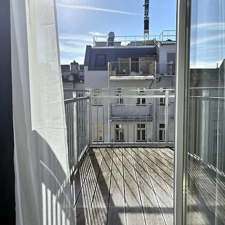 Balkon I Close To S-bahn I 5 Minutes To Mall Apartment *