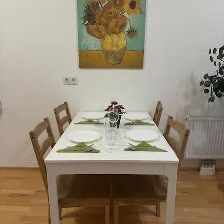 Apartamento Fuer 4 Beim Westbahnhof *
