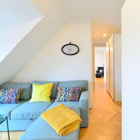 Modern Attic Flat With 2 Bedrooms Apartment Vienna