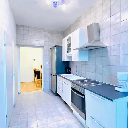 Bright 5br Shared W Great Transport Link * Bécs