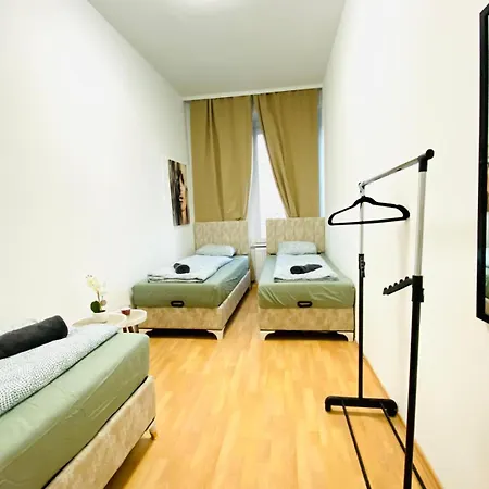 Apartman Bright 5br Shared W Great Transport Link