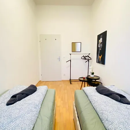 Apartman Bright 5br Shared W Great Transport Link Bécs