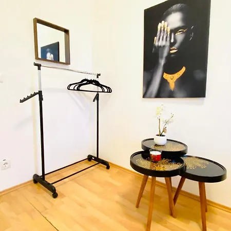 Apartman Bright 5br Shared W Great Transport Link