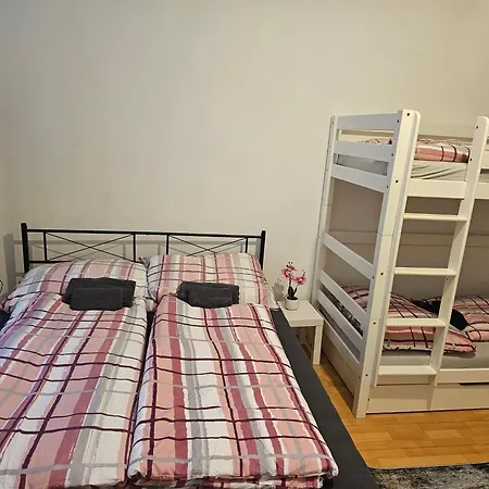 Simple Private Apartment *